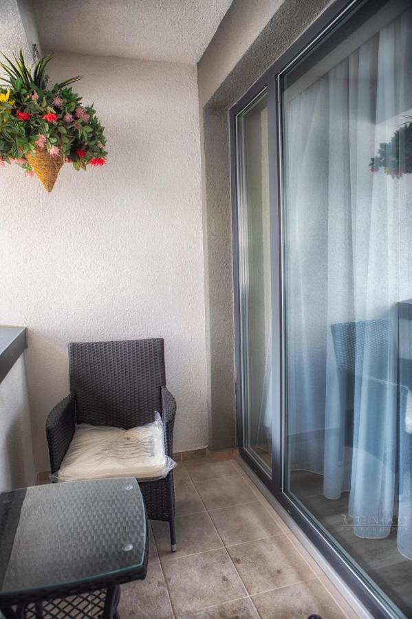 Apartamento Apartament Heavenly Heaven Braşov Exterior foto